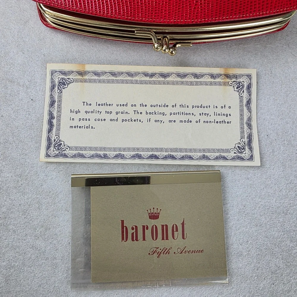 Baronet Fifth Avenue Vintage Red Lizard Embossed Leather Kiss Lock Clutch Wallet